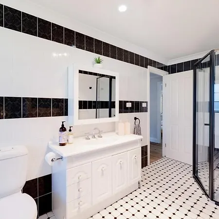 Spacious House With Pool - 5 Min Walk To Lake Wyong Exterior photo
