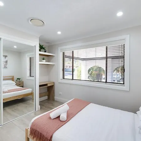 Spacious House With Pool - 5 Min Walk To Lake Wyong Exterior photo