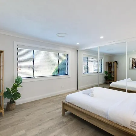 Spacious House With Pool - 5 Min Walk To Lake Wyong Exterior photo