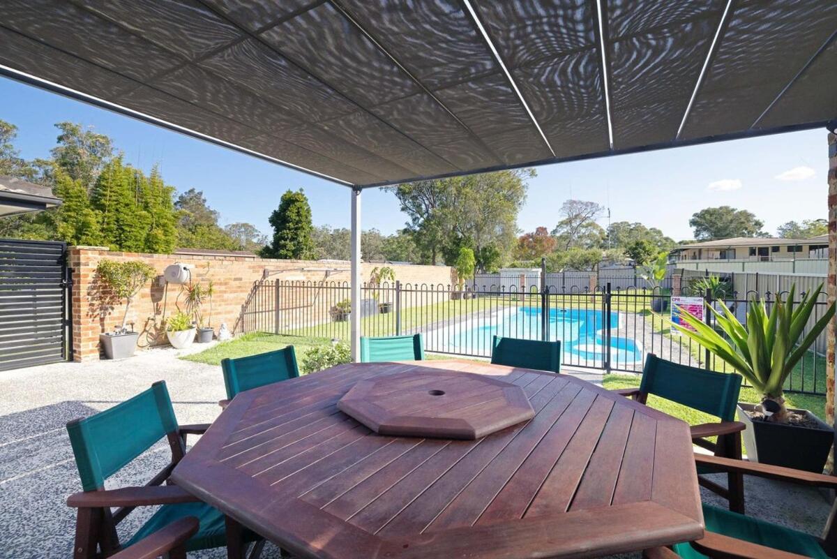 Spacious House With Pool - 5 Min Walk To *